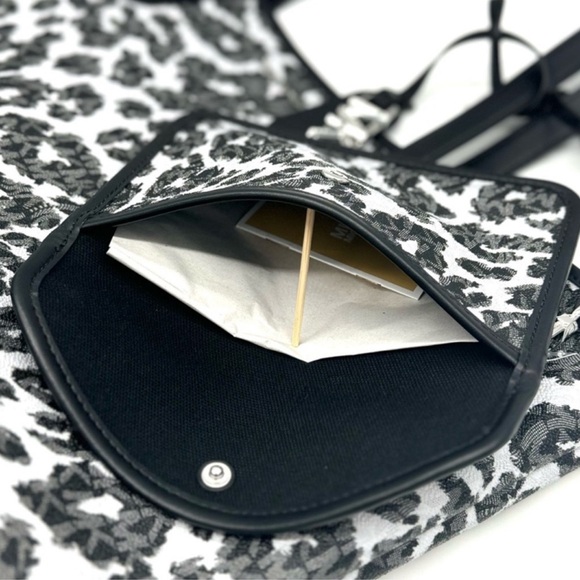 Michael Kors XL East West Tote Bag Leopard Print Black Multi - Picture 11 of 12